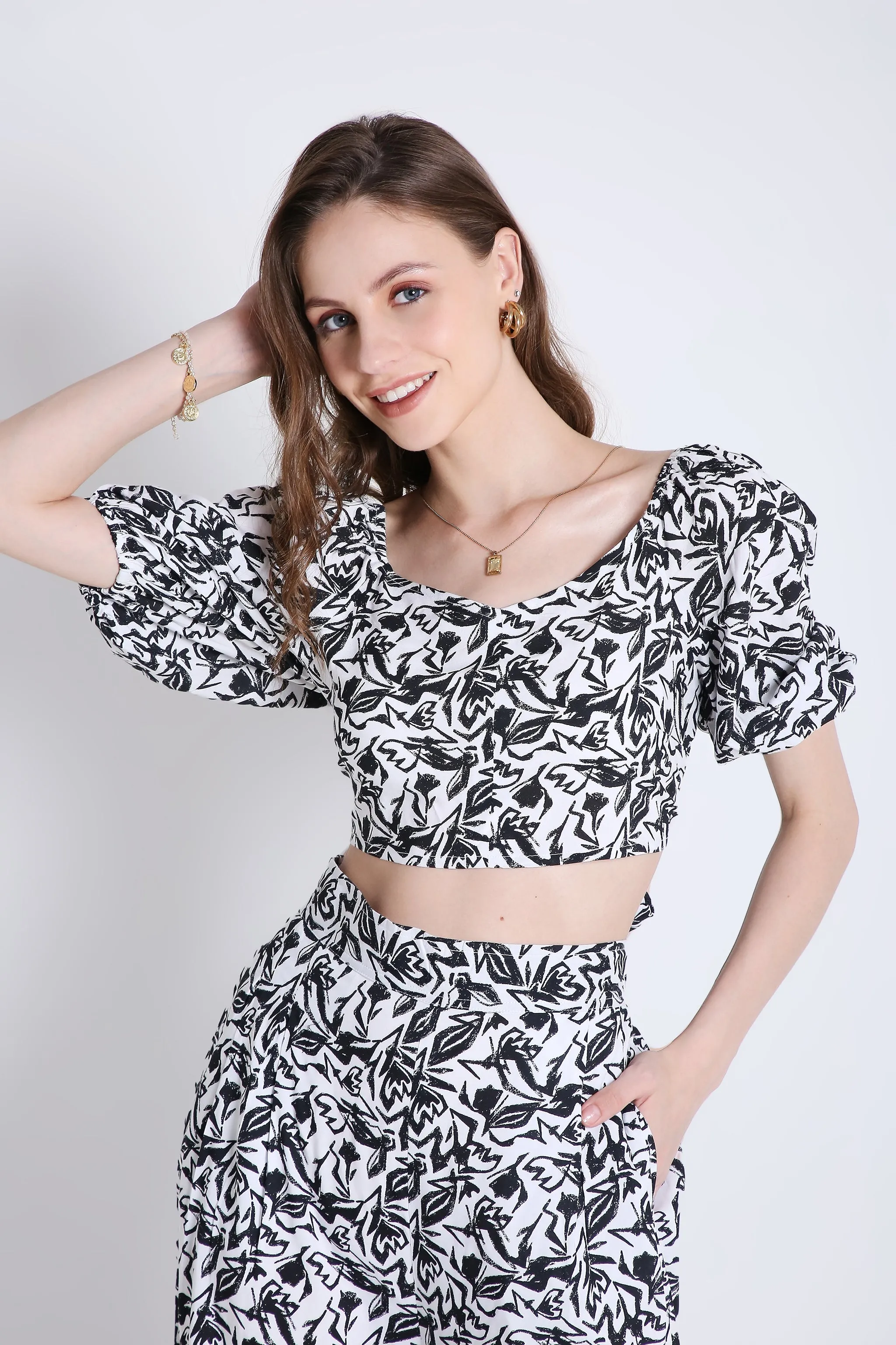 Black And White Floral Crop Top French Theory