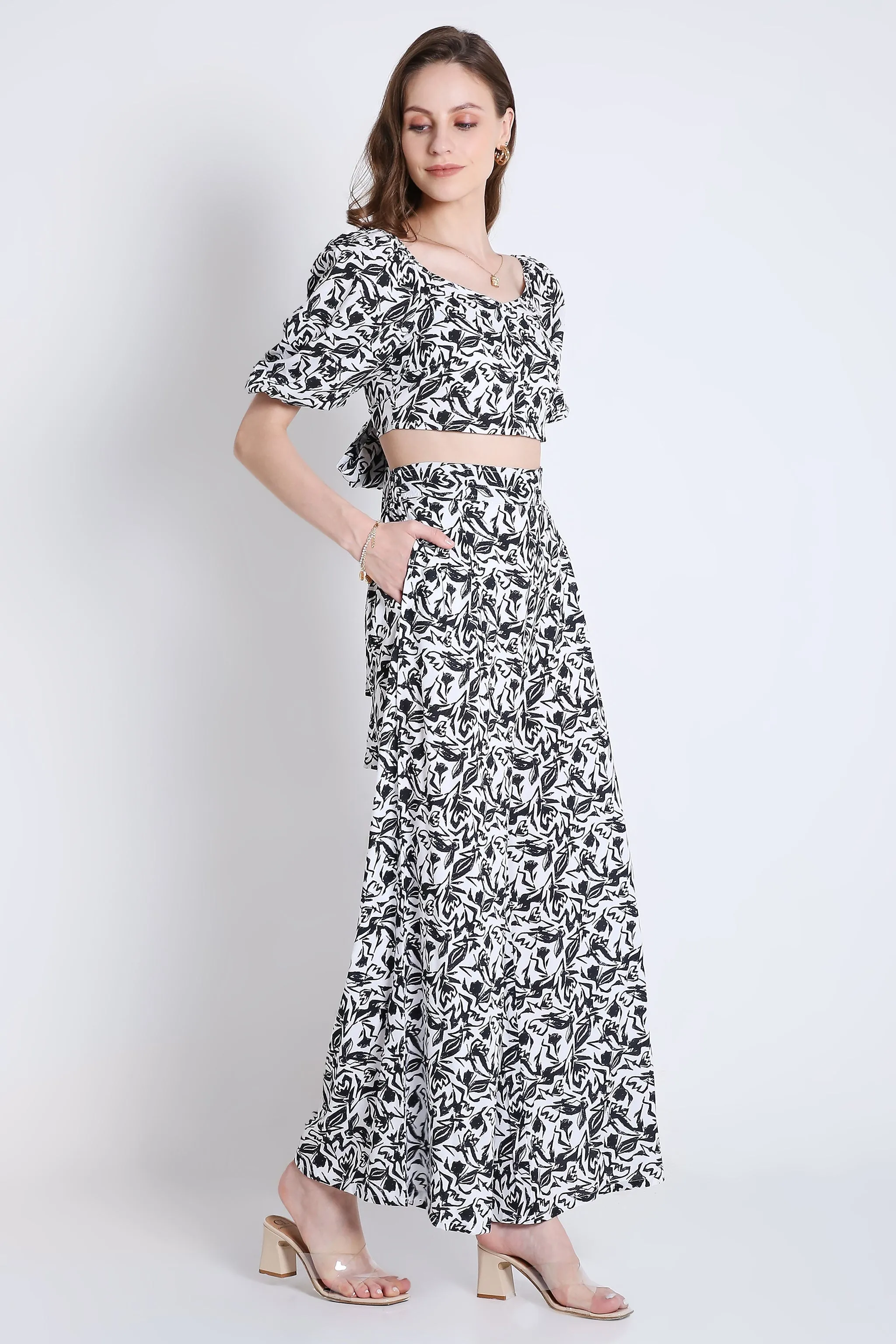 Black And White Floral Crop Top French Theory