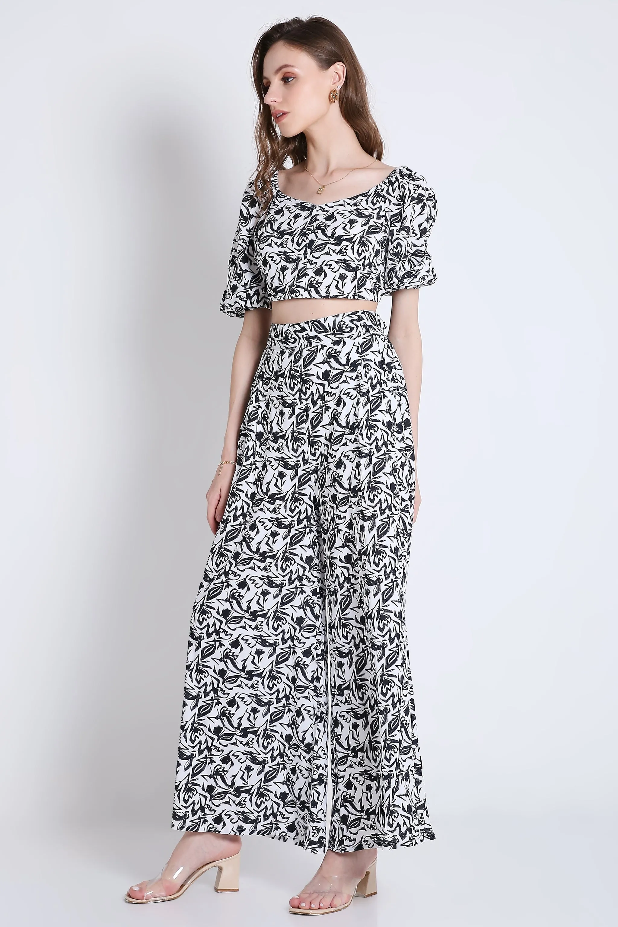 Black And White Floral Crop Top French Theory