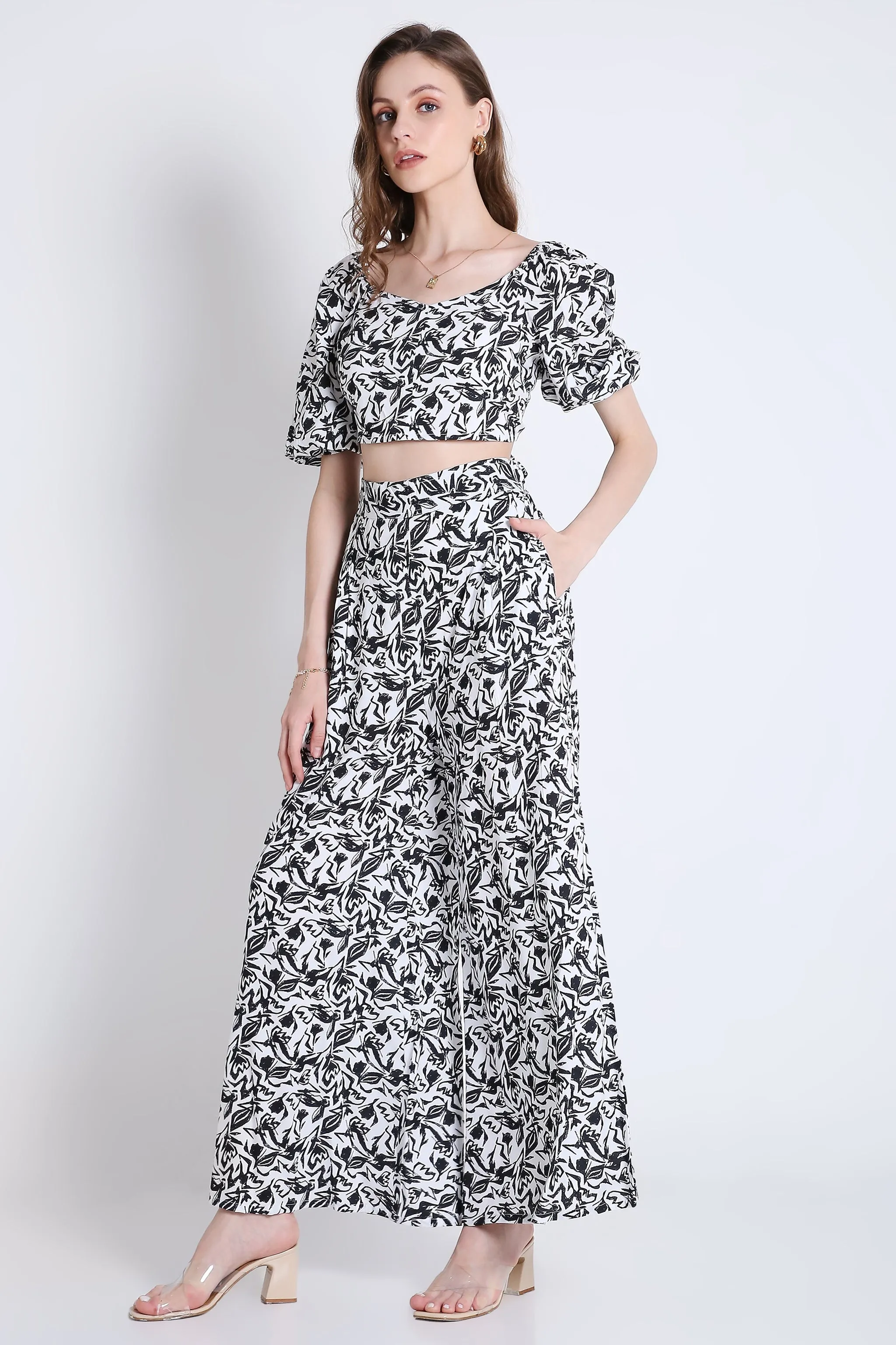 Black And White Floral Crop Top French Theory