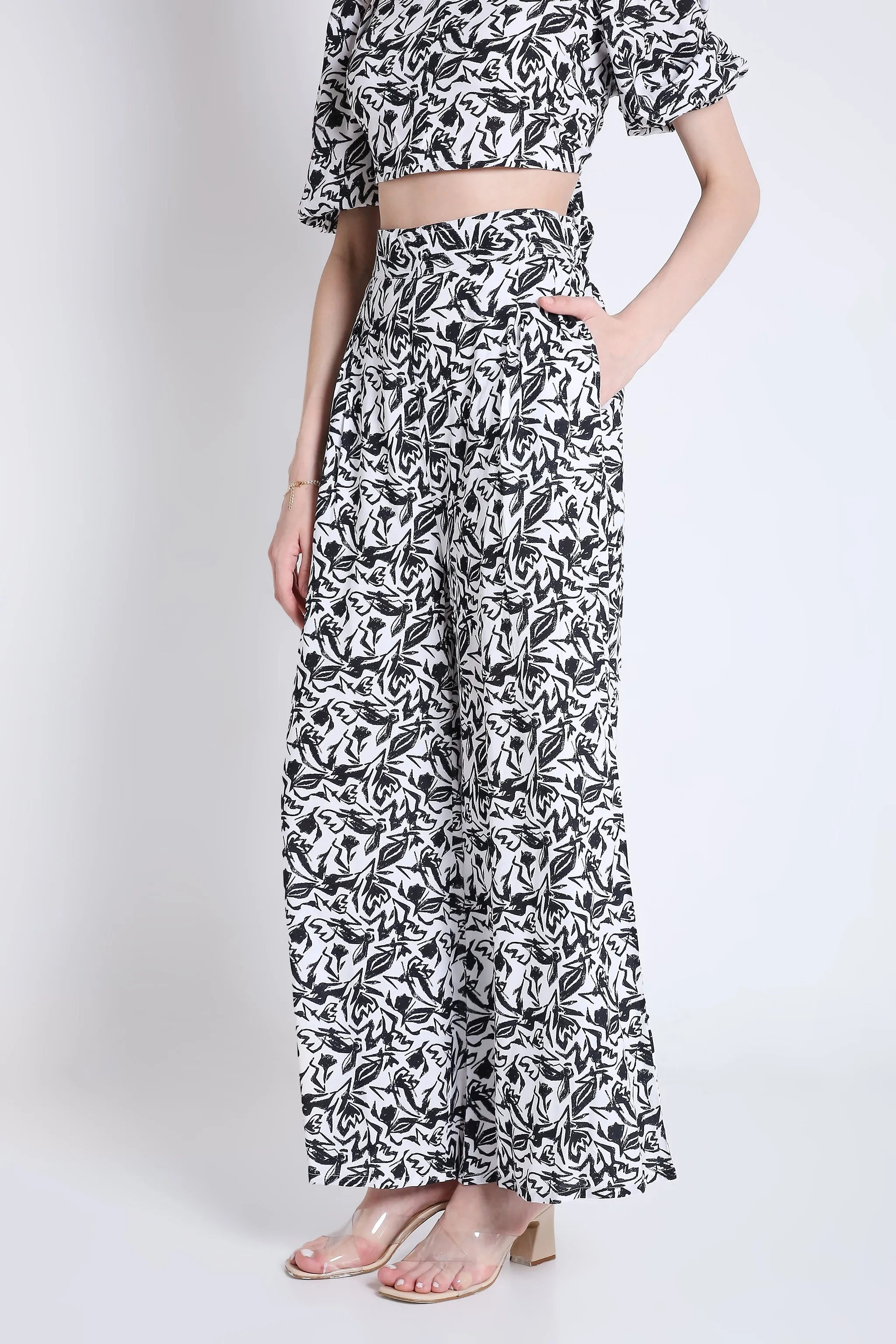 Black And White Floral Crop Top French Theory